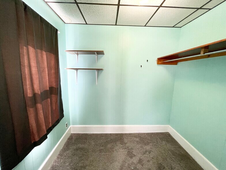 Building Photo - 103 Buttonwood St