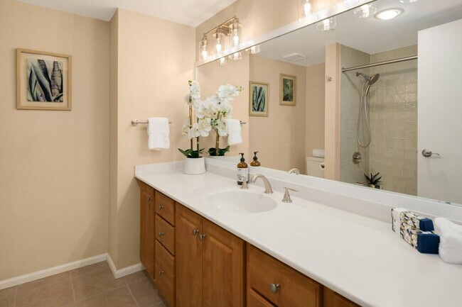 Building Photo - Harbour Heights - 2 bedrooms