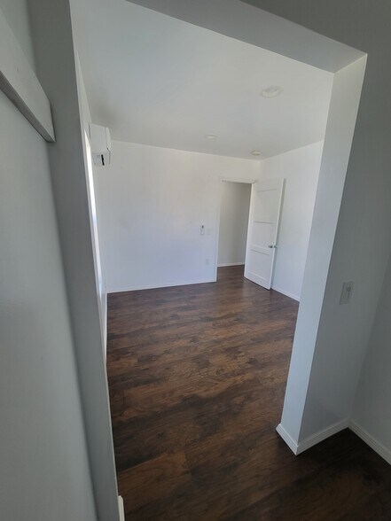 Building Photo - 7611 Seville Ave