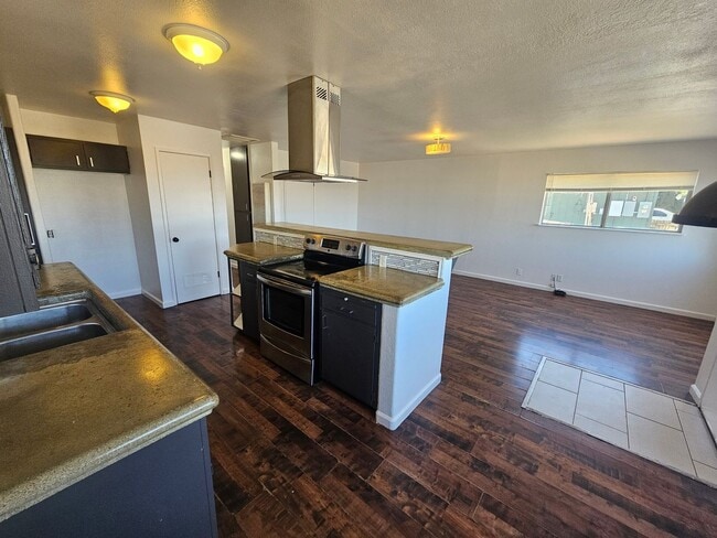 Building Photo - 2 Bedroom 1 Bathroom Home for Rent in Corning!