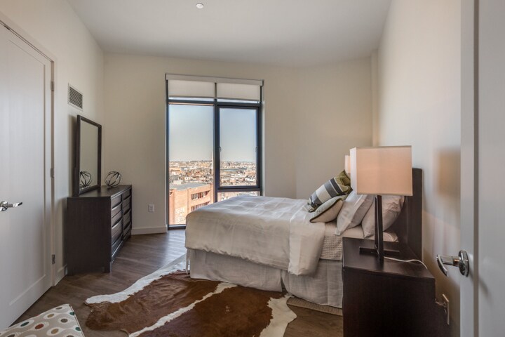 Building Photo - 90 N Washington St