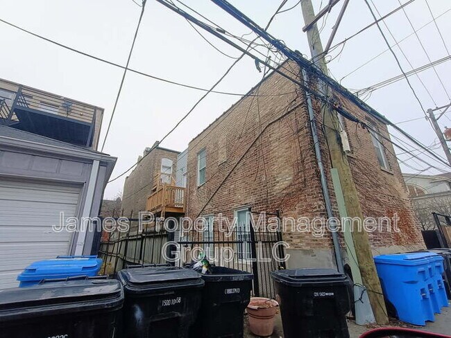 Building Photo - 2213 W Washington Blvd