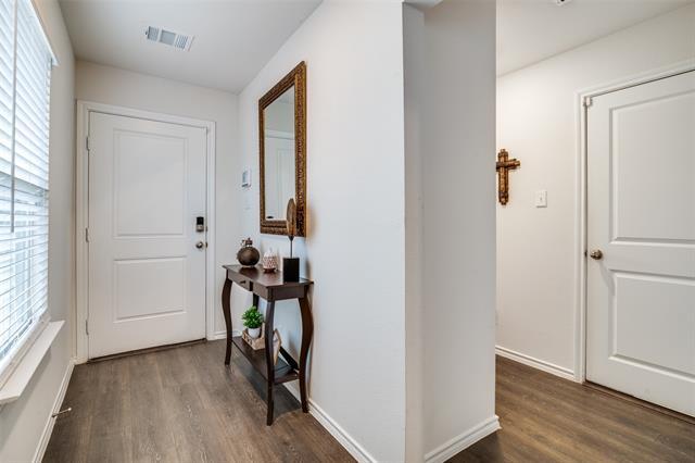 Building Photo - 1075 Old Oaks Dr