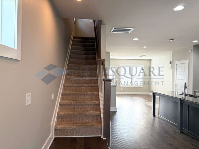 Building Photo - Lovely 3-Bedroom Home with Granite Kitchen, Office Nook & Finished Garage – Near Downtown Knightd...