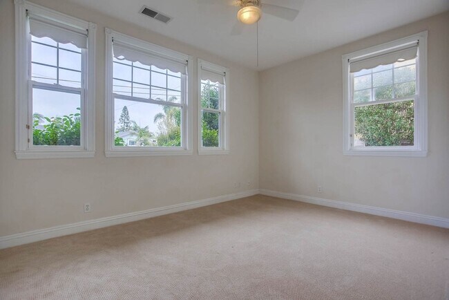 Building Photo - 1844 Dora Dr