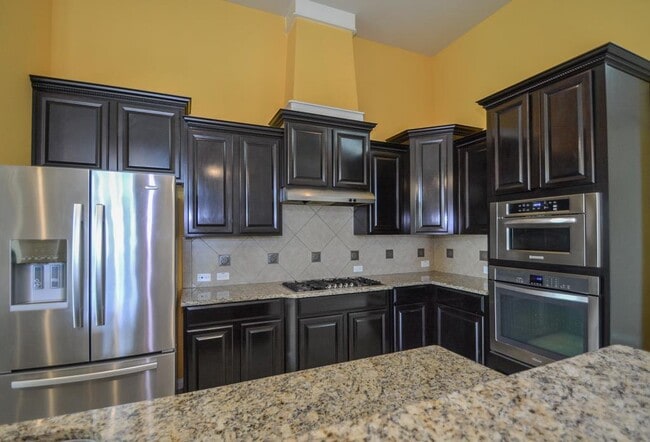 Building Photo - 6411 Edinburgh Ct