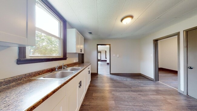 Building Photo - Cudell Area - 4 Bedroom Single Family Home