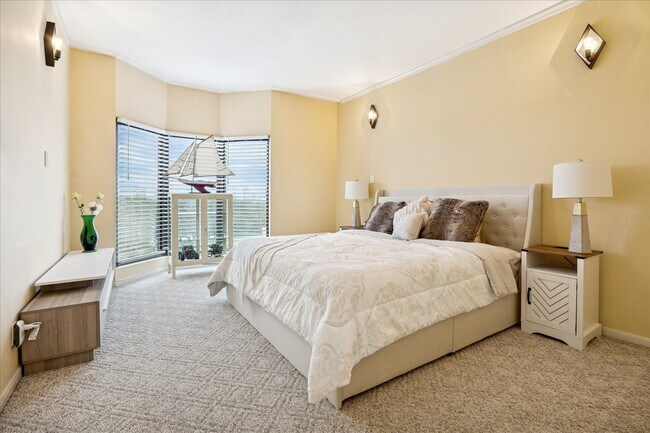 Building Photo - 661 Bering Dr