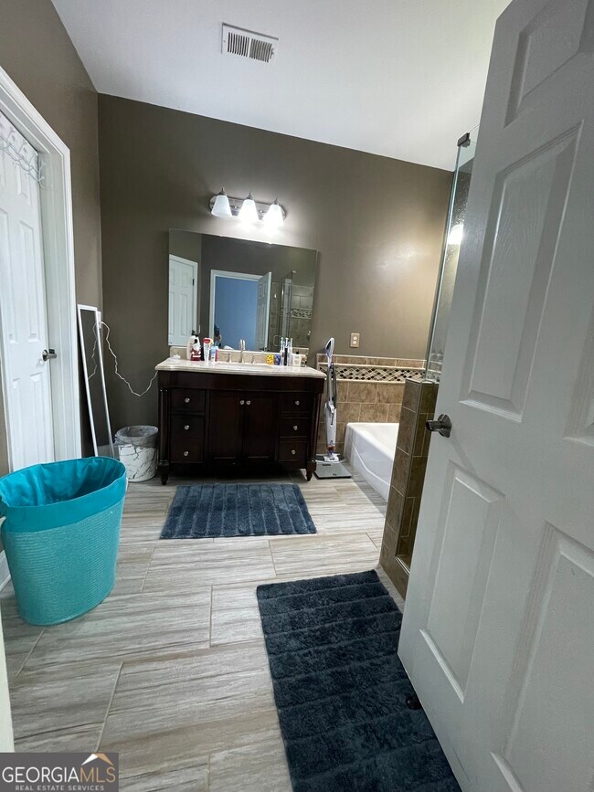 Building Photo - 1526 Lechemin Dr