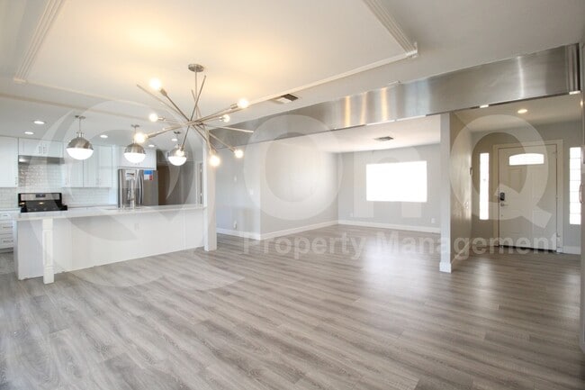 Building Photo - 6149 E Delcoa Ave