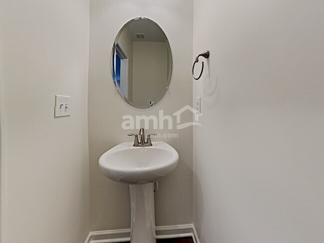 Building Photo - 142 Cheatham Hill Ln
