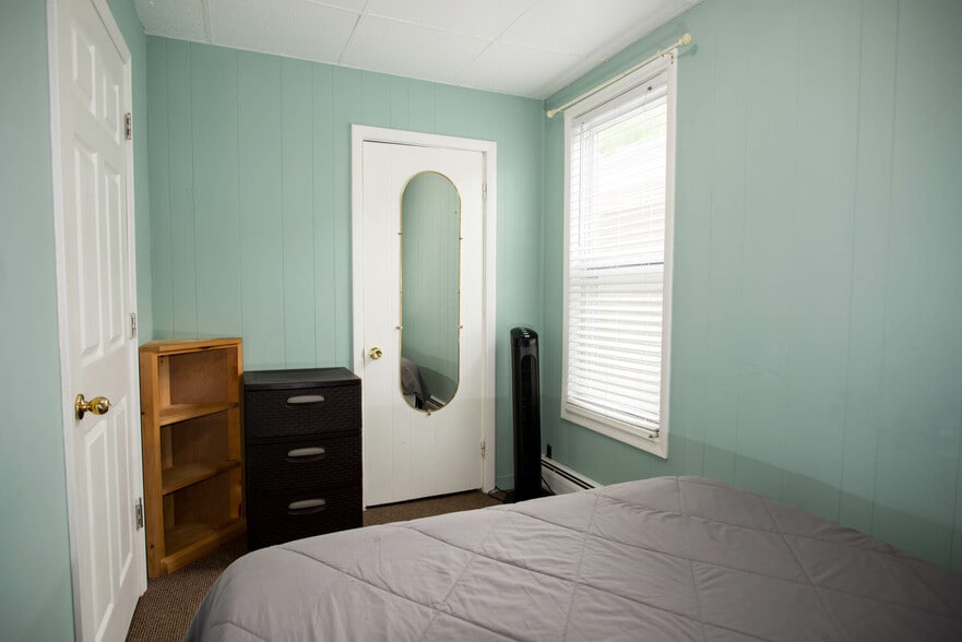 Building Photo - 42 Everett St