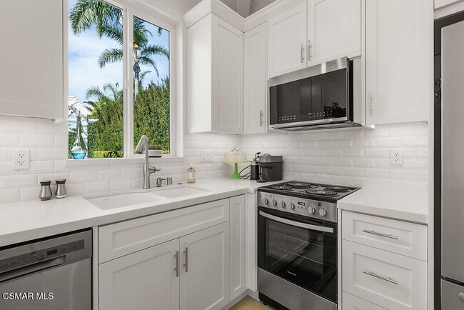 Building Photo - 2181 Brookfield Dr