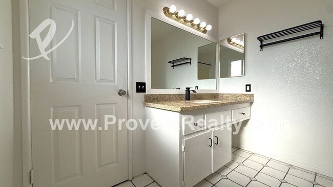 Building Photo - 15577 Tacony Rd