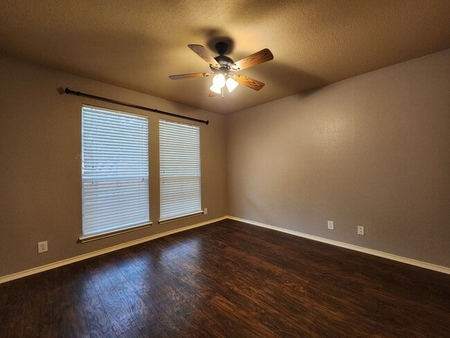 Building Photo - No Carpet / Storage Shed / Back Patio  /  ...