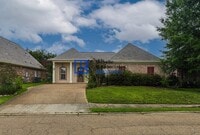Building Photo - 3 Bed/2 Bath Home in Provonce Park of Brandon