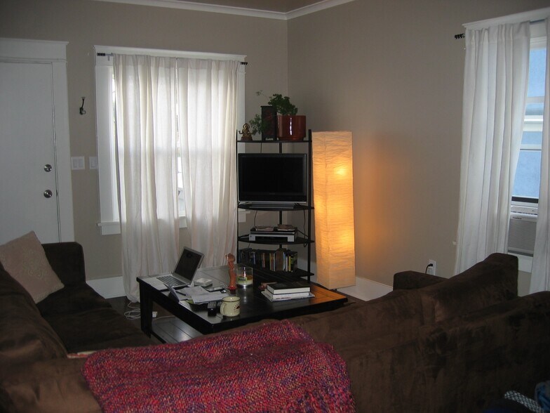 Building Photo - 1818 Santa Ynez St