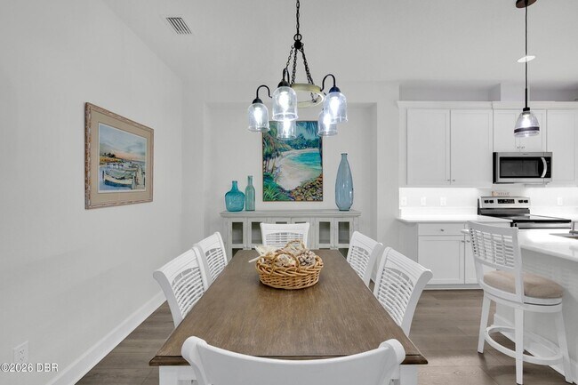 Building Photo - 358 Good Life Wy