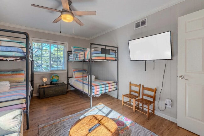 Building Photo - 7 Periwinkle Ln