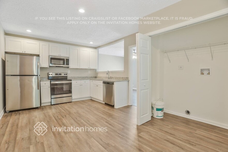 Building Photo - 411 Forrest Ridge Dr NW