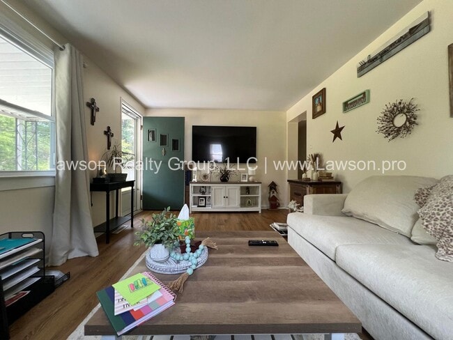 Building Photo - Close to Carvins Cove- One Level Living with Hobby Shed