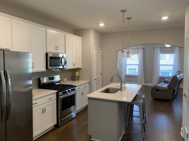 Building Photo - 641 Trotters Aly