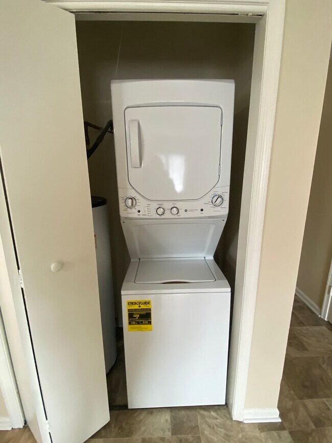 Building Photo - Norwood