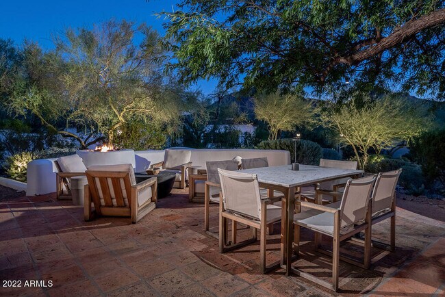 Building Photo - 6723 N Desert Fairways Dr