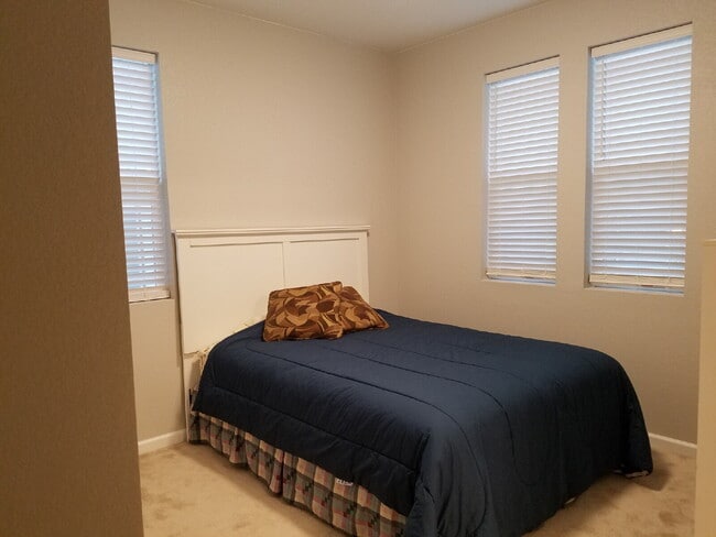 Building Photo - Gorgeous 4-Bed 3.5-Bath Home in Dayton Triangle!