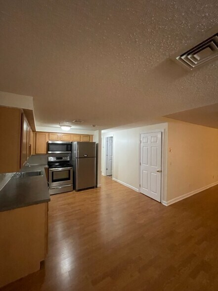 Kitchen - 31 Devereux St