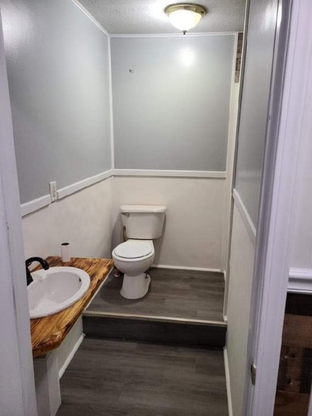 Building Photo - 1901 Beaver Rd