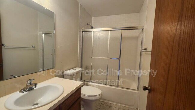 Building Photo - 228 42nd St SW