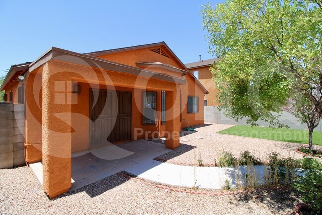 Building Photo - 2353 E Calle Sierra Del Manantial