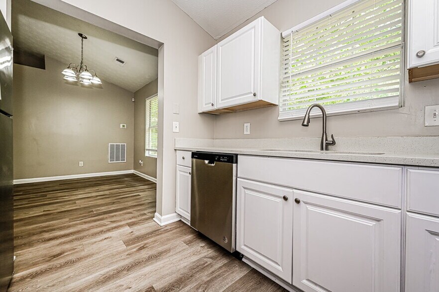 Building Photo - 3797 Cedar Trace Ln