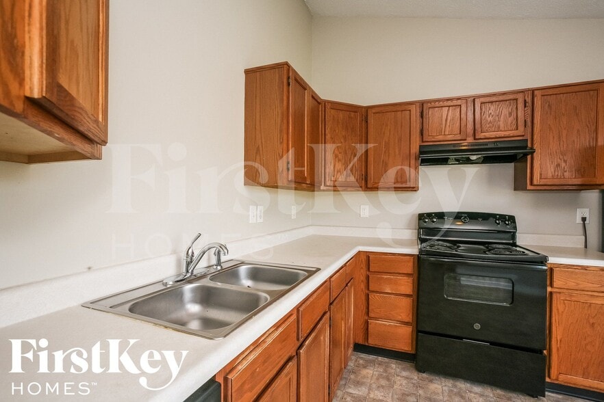 Building Photo - 5922 Brookville Lake Dr