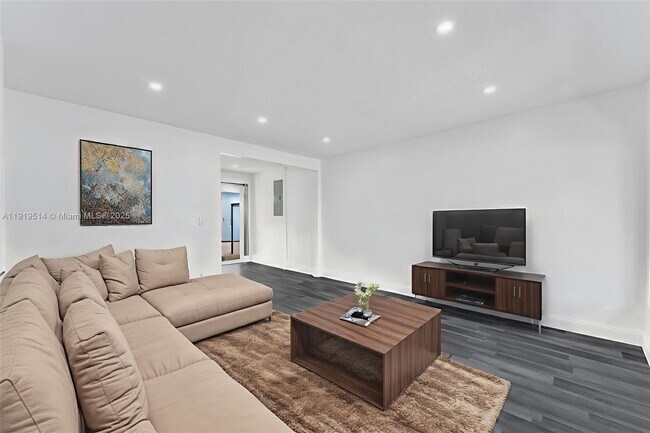 Building Photo - 4917 SW 43rd Terrace