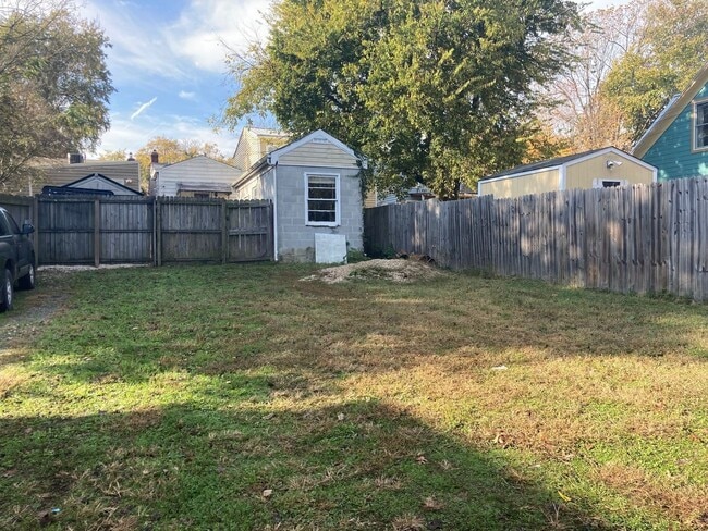 Building Photo - 3412 E Marshall St