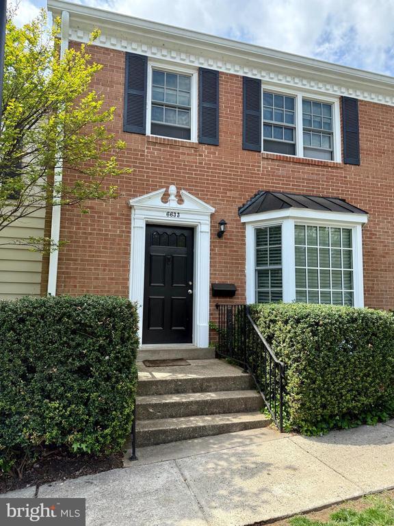 Building Photo - 6633 McLean Ct