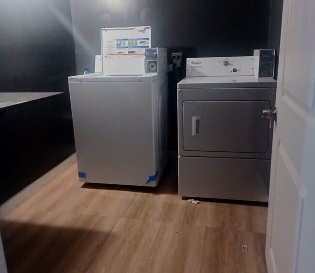 Building Photo - 5918 S Calumet Ave