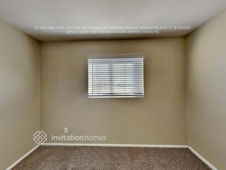 Building Photo - 3808 W Columbine Dr