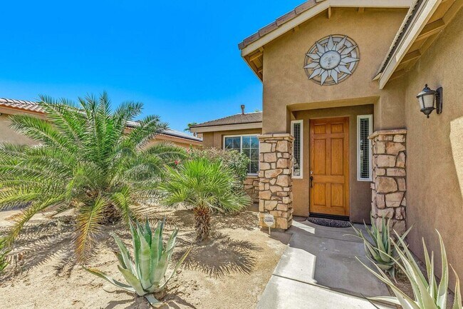 Building Photo - 83631 Himalaya Dr