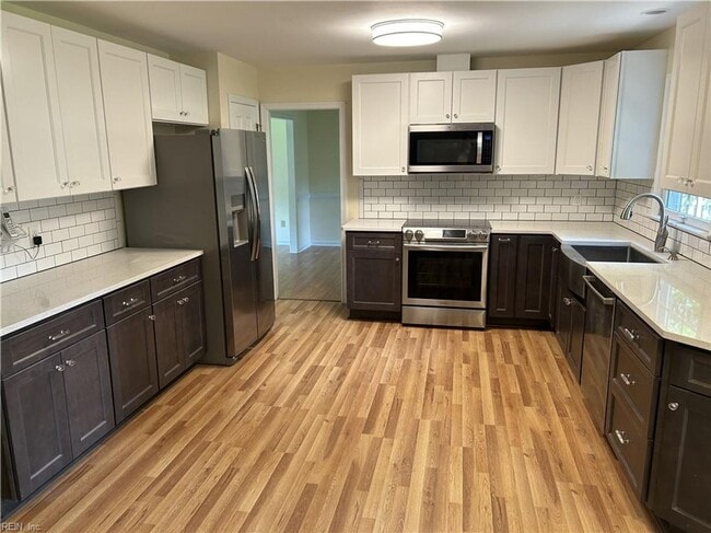 Building Photo - 203 Kenmar Dr