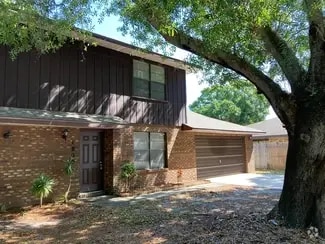 Building Photo - 1802 Stewart Pl