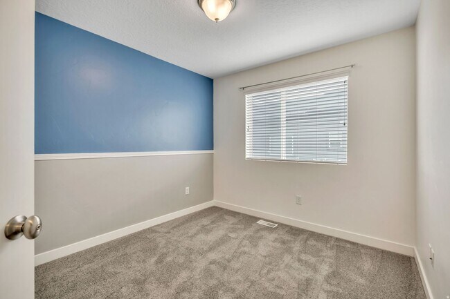 Building Photo - Charming 3 Bed Herriman Home Near Mountain View Village!!