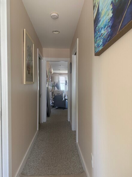 Building Photo - 2 Gravity Ct