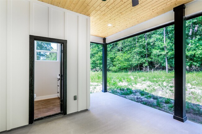 Building Photo - 354 Peach Pt Ln