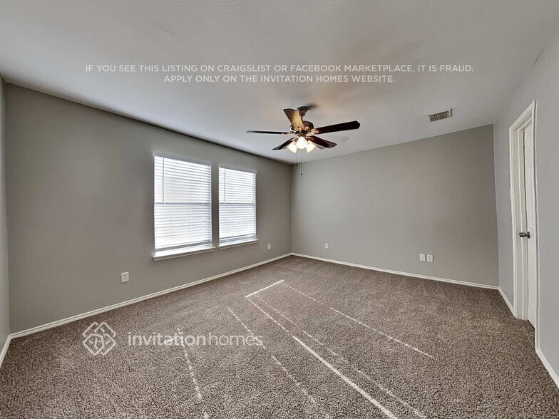 Building Photo - 136 Rolling Hills Pl