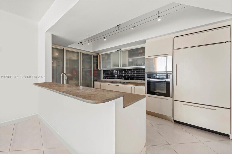 Building Photo - 450 Alton Rd