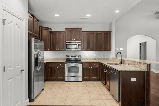 Building Photo - 132 Whispering Lake Dr