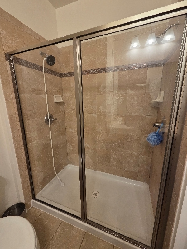 Building Photo - 7735 Duncannon Ln